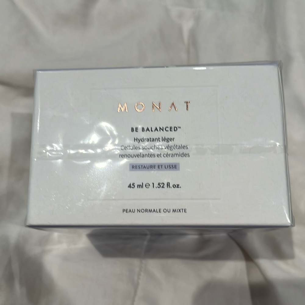 New monat be balanced moisturizer 1.52 fl oz